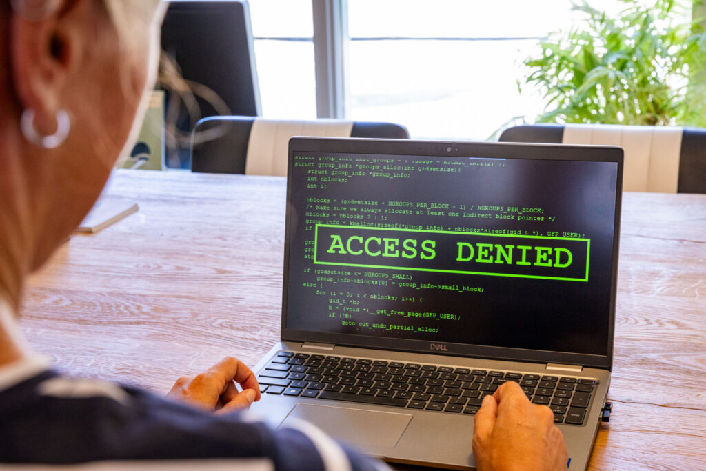 Beeldscherm laptop acces denied